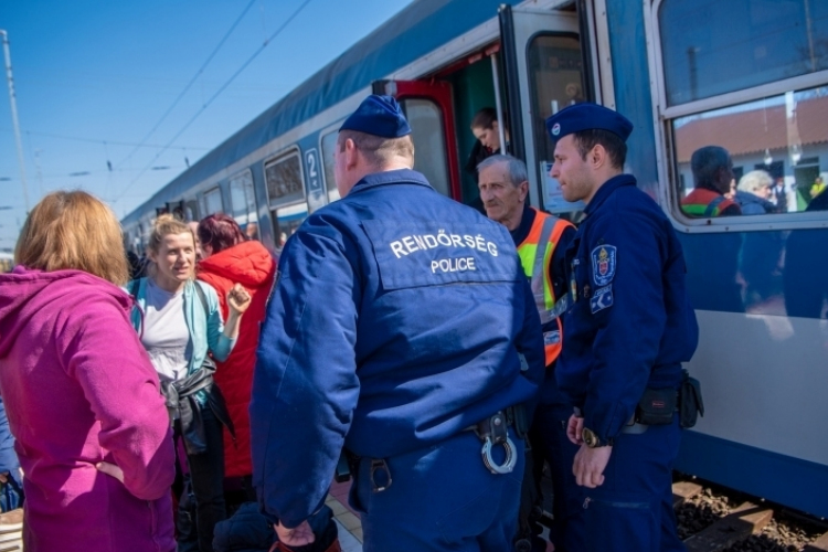 Több mint tizenegyezren érkeztek csütörtökön Ukrajnából