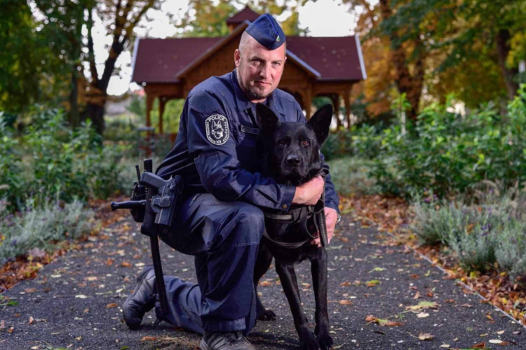 Az örök vadászmezőkre távozott Csibuk, a közismert pápai rendőrkutya