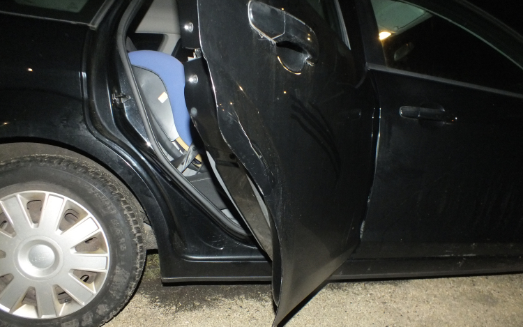 Rendőrkézen a segítségnyújtást elmulasztó autó vezetője és utasa