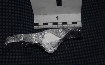 Kábítószer birtoklásáért emeltek vádat a pápai férfival szemben