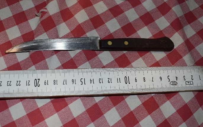 Kést dobott az asszonynak a pápai férfi, mert neki kellett főznie munka után 