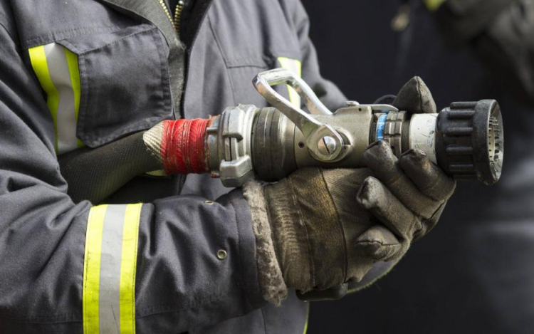 Kigyulladt egy rakodógép Ihásznál