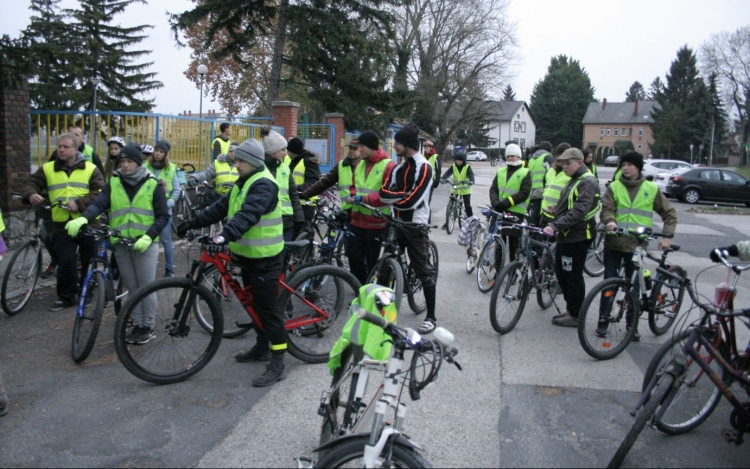 Kerékpáros emléktúrárt szerveznek