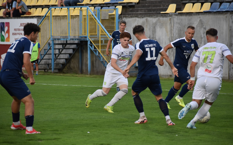 Izgalmas meccsen, a hajrában mentett pontot a Perutz