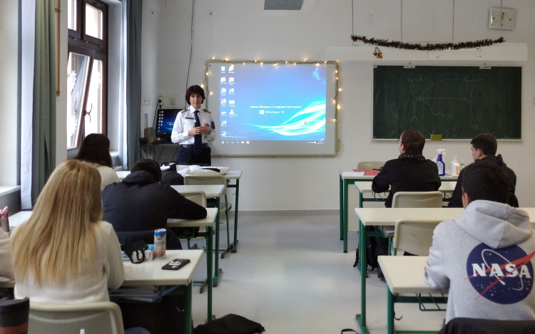 A rendőri hivatást népszerűsítették