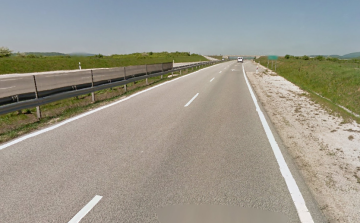 A főúton sétált – rendőrök helyezték biztonságba