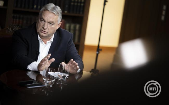 Orbán Viktor: a magyar kormány inkább pénzbírságot fizet az EU-nak, mint hogy félelemben éljen