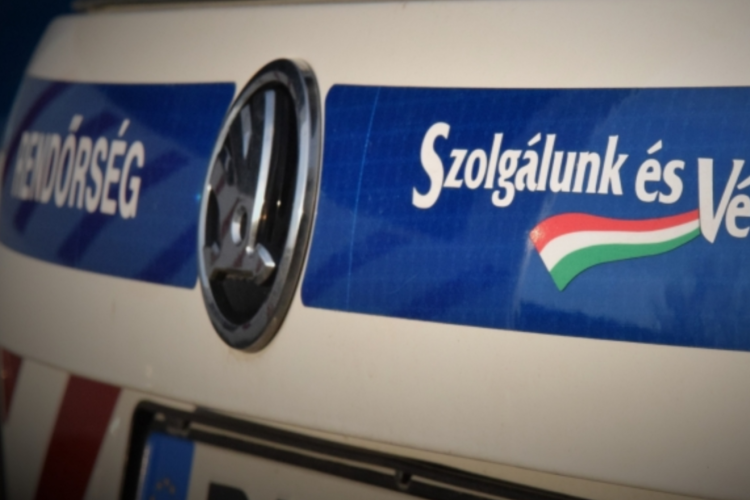 Üzletszerűen törték fel a pápai fürdő öltözőszekrényeit 14 éves fiatalok