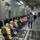 Pápai óvodások és iskolások a Bázisrepülőtéren