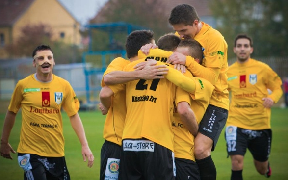 Idegenben fordított a Pápa!