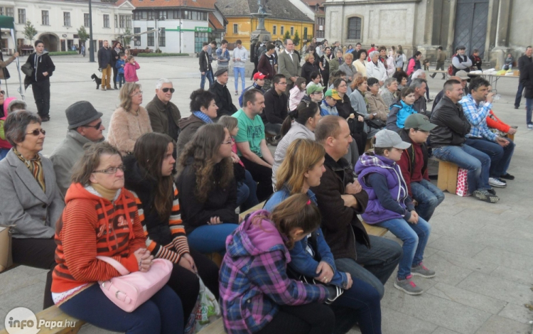 Megújuló egység Pápán