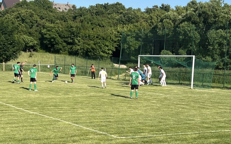 Újabb nagy arányú Perutz győzelem 