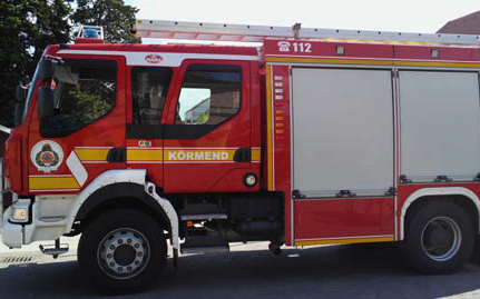 Villanyoszlopnak hajtott egy autós Farkasgyepűn