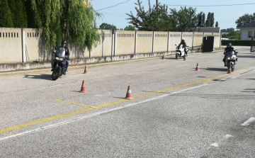 Biztonságban két keréken