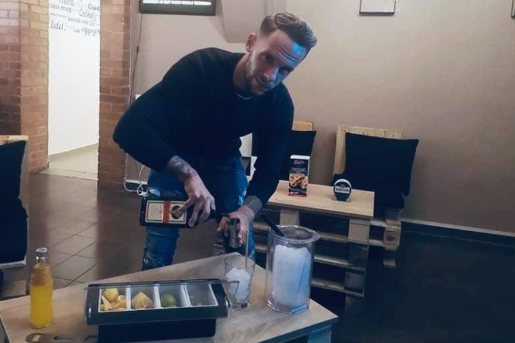 Itt egy újabb pápai fiatal, aki külföldön szerzett tapasztalataival itthon indított vállalkozást