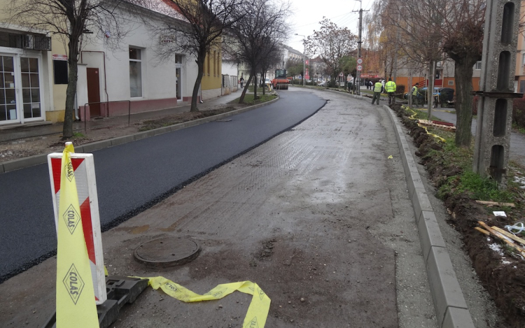 Végéhez közelednek az útfelújítások