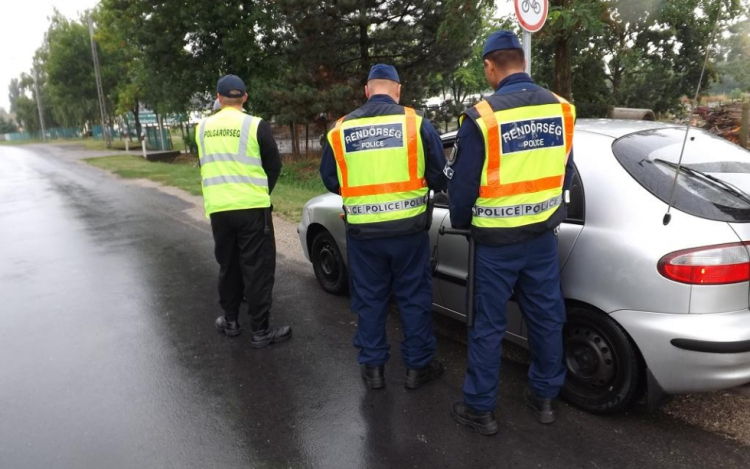  Szemüvegesek figyelem - Megszállja a rendőrség az utakat!