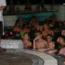 Éjszakai Fürdőzés a pápai Várkertfürdőben