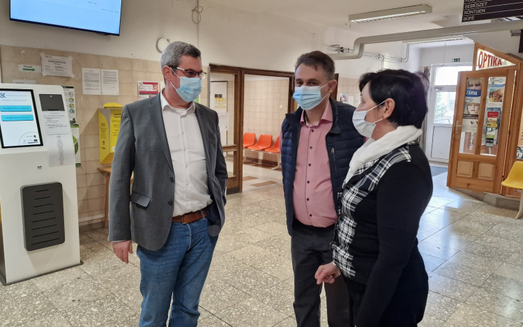 Takács Péter: A jövő ellátása Pápára is megérkezett