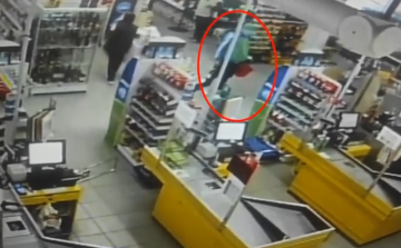 Figyelem! Lopás elkövetőjét keresik a pápai rendőrök - Videó