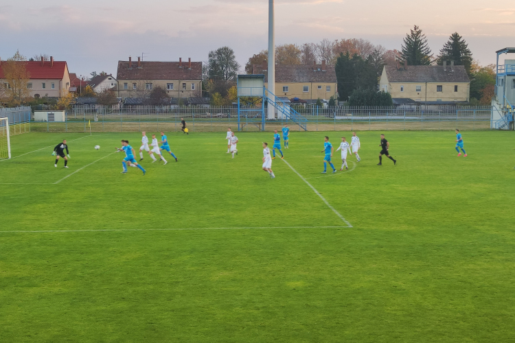 Simán kikapott a Perutz