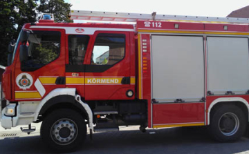 Villanyoszlopnak hajtott egy autós Farkasgyepűn