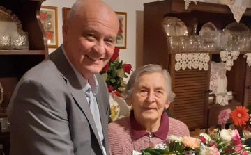 A 95 éves Irénke nénit köszöntötte a polgármester