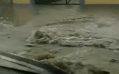 Ismét csőtörés történt a Vásár utcában