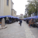 Debütáltak az új sátrak a Fő téri piacon