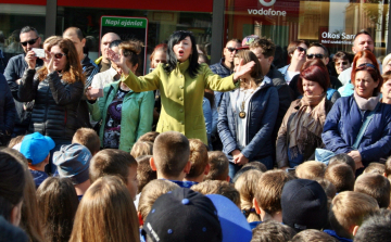 Zene Világnapja - Erkelesek éneke a belváros több pontján