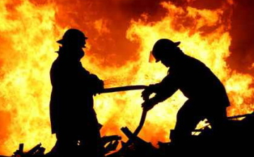 Régi asztalosműhely égett Dákán