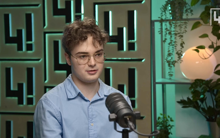 Ez a fiatal srác átverte a magyar titkosszolgálatot