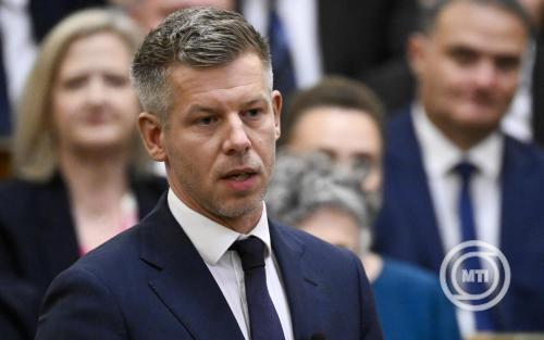 Magyar Péter: Orbán Viktor állítsa le a Fidesz dezinformációs kampányát!