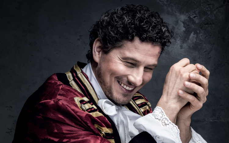 Pápán ad koncertet Rákász Gergely