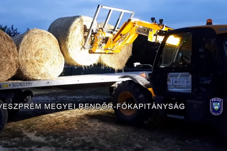 Több mint száz szénabálát loptak el