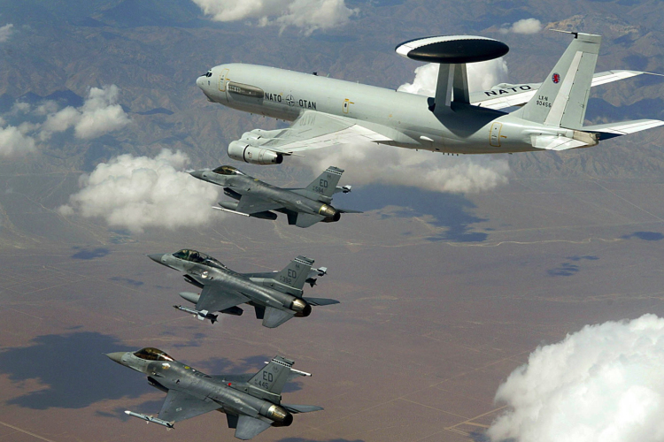 Felderítőgépek kerülnek Pápára