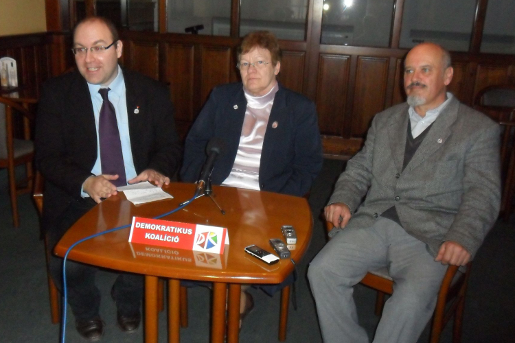 DK: A kormány szociálpolitikája nem lehet sikeres