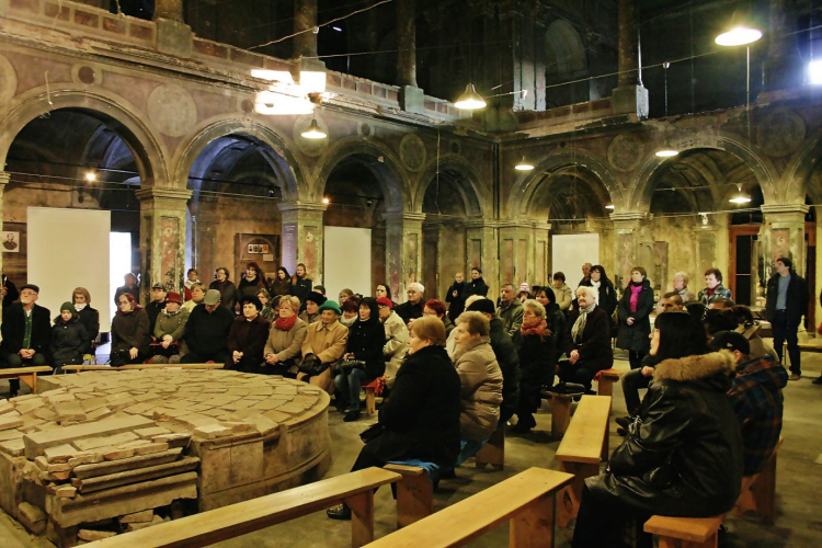 Purim a pápai Zsinagógában