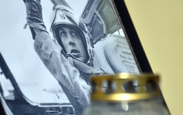 30 évvel ezelőtti nyílt napon történt tragédiára emlékeztek