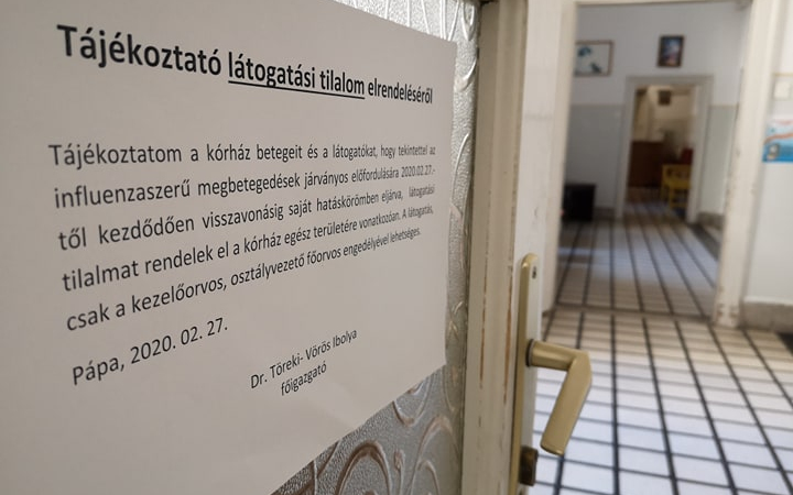Látogatási tilalmat rendeltek el a pápai kórházban