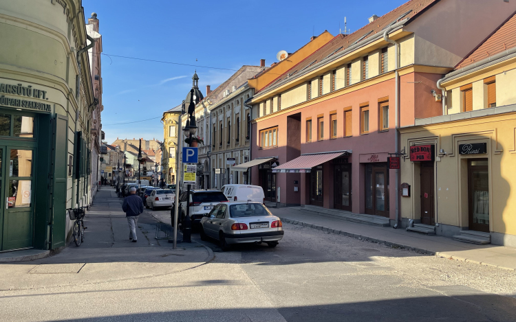 Lezárják a forgalom elől a Kossuth utca első szakaszát
