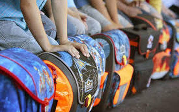 Kásler Miklós: Ingyenes tanszercsomagot kapnak a rászoruló iskolások