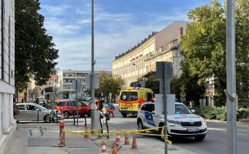 Elgázoltak egy nőt a Március 15. téren 