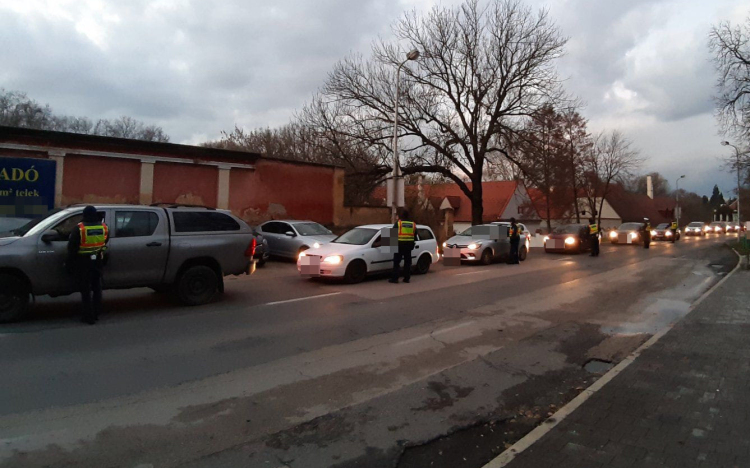 1331 szondázásból mindössze 4 lett pozitív a rendőrségi razzia során