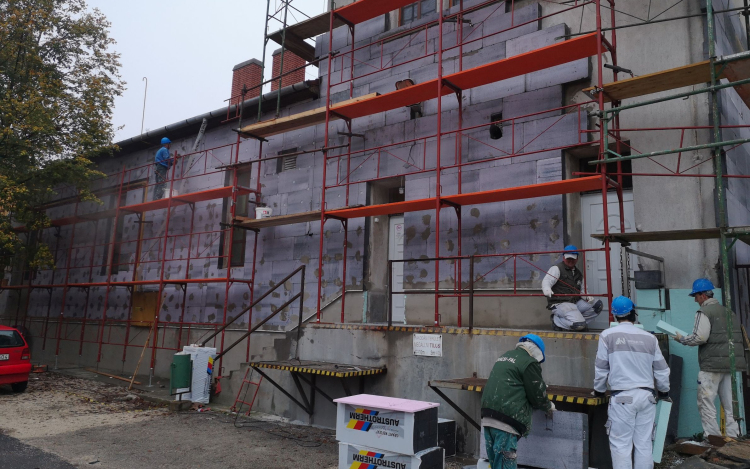 Négy önkormányzati épület energetikai korszerűsítése zajlik egyidőben