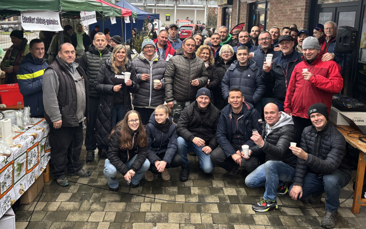 450 ezer forint gyűlt össze a vállalkozók jótékonysági ételosztásán