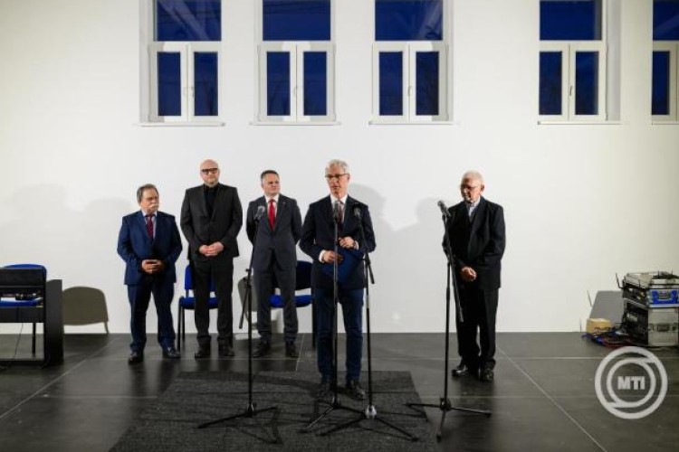 Soltész Miklós: a béke reményének át kell hatnia gondolatainkat, szívünket és tetteinket