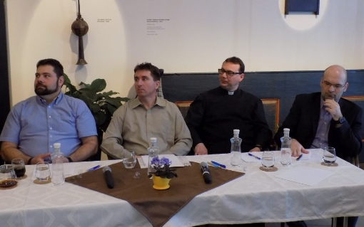 Miért panaszkodunk? - A Szólj be a papnak! újabb fóruma a Pannonia Reformata Múzeumban