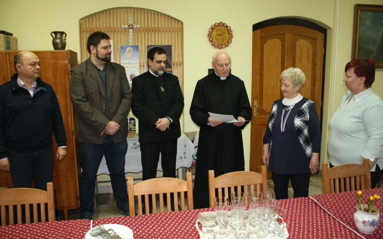 Átadták az ökumenikus imahéten összegyűlt pénzadományt