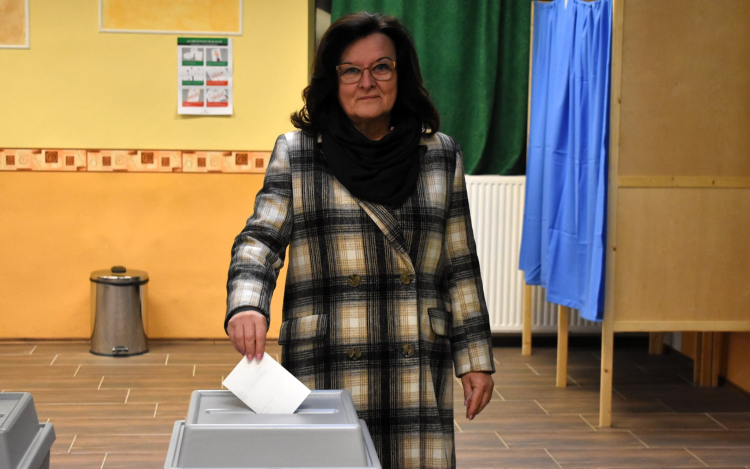 Heizer Zoltánné leadta a szavazatát